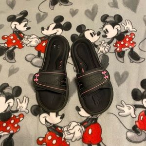 Under armor Slides